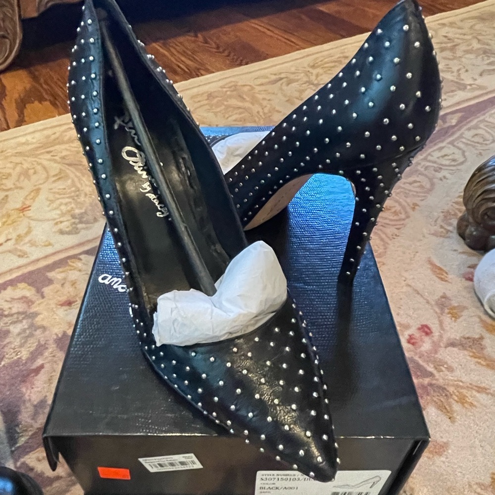 Euc black studded heels
